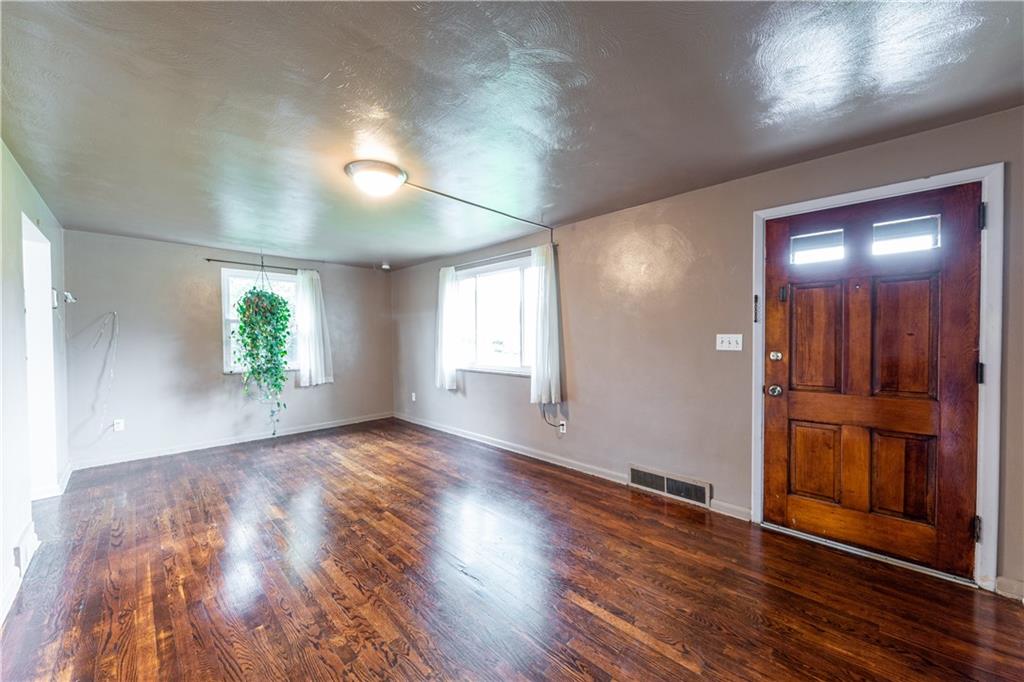 958 Rosalind Road Pittsburgh, PA 15237 - Photo 5 of 18 Gallery Image 5