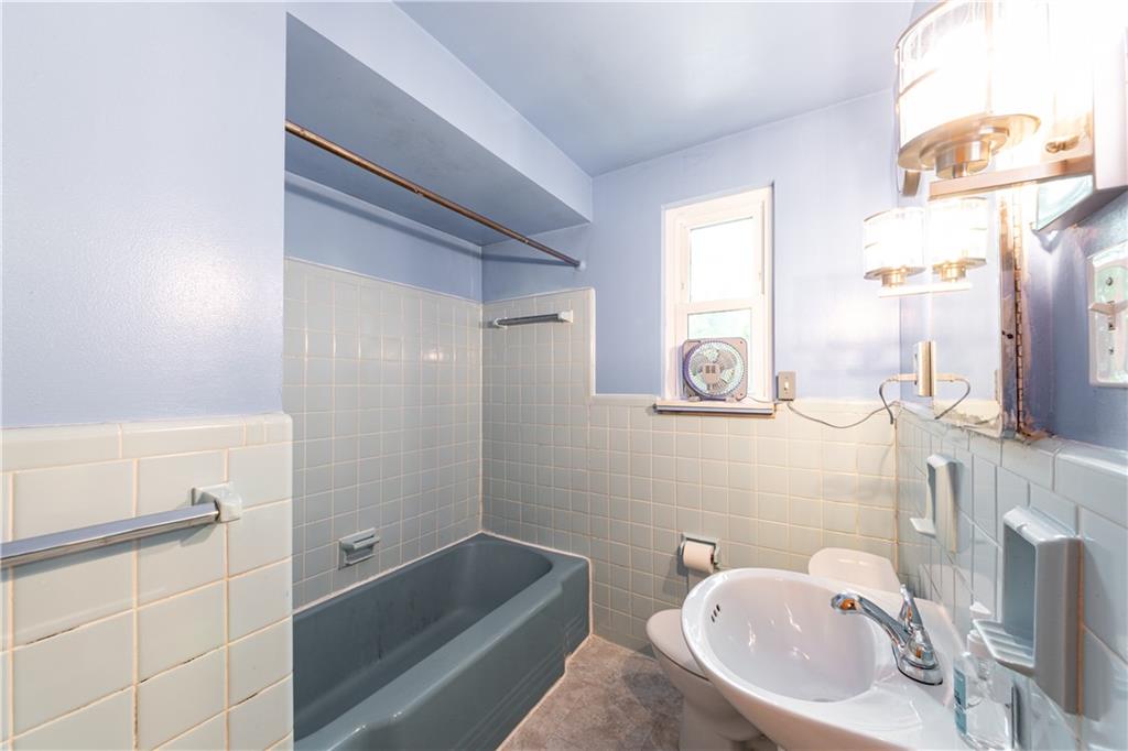 958 Rosalind Road Pittsburgh, PA 15237 - Photo 8 of 18 Gallery Image 8