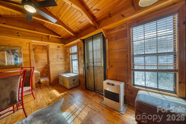 $500,000 | 292 Crow Lane, Burnsville, NC 28714