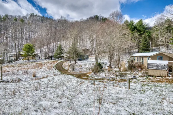 $500,000 | 292 Crow Lane, Burnsville, NC 28714