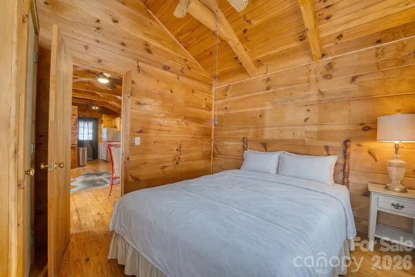 $500,000 | 292 Crow Lane, Burnsville, NC 28714