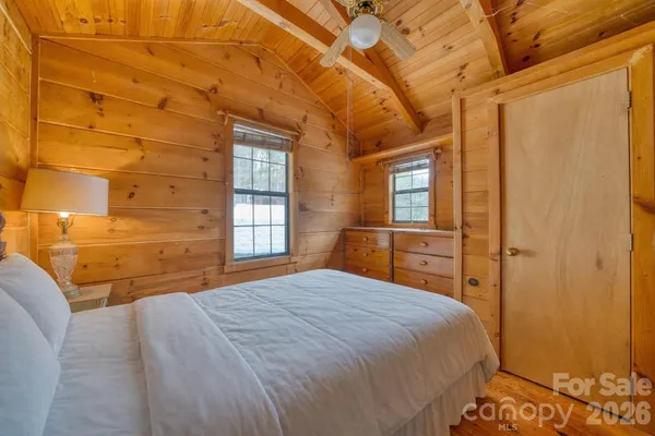 $500,000 | 292 Crow Lane, Burnsville, NC 28714