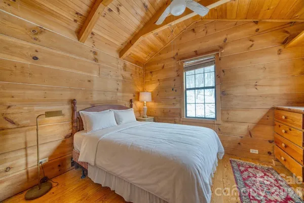 $500,000 | 292 Crow Lane, Burnsville, NC 28714