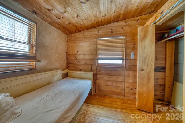 $500,000 | 292 Crow Lane, Burnsville, NC 28714