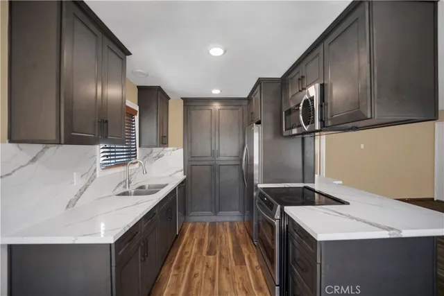 $2,798 | 2214 2nd Street, Unit 6, Long Beach, CA 90803