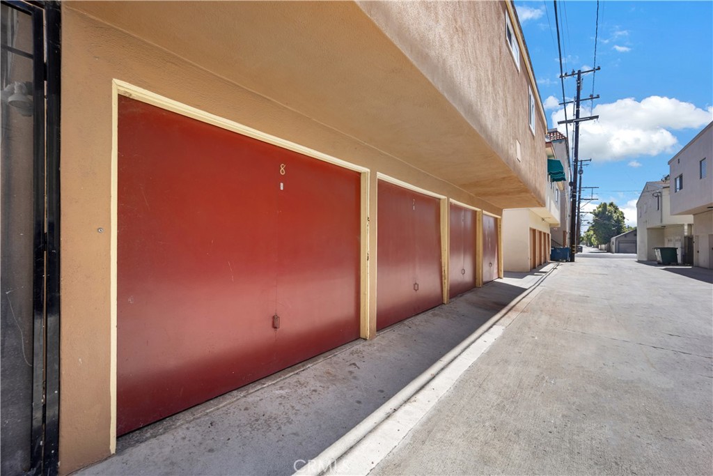 2214 2nd Street, Unit 6 Long Beach, CA 90803 - Photo 21 of 22 a view of a porch