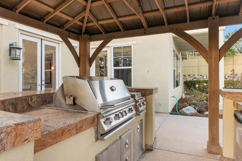 7627 Circulo Sequoia Carlsbad, CA 92009 - Photo 23 of 72