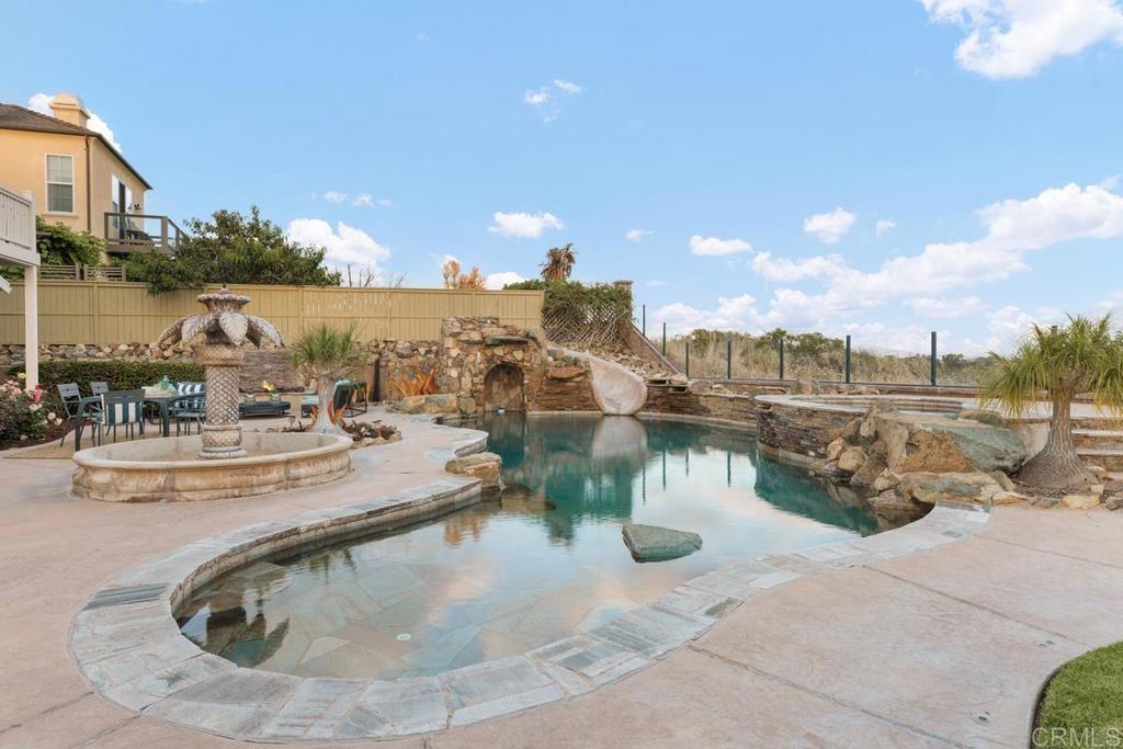 7627 Circulo Sequoia Carlsbad, CA 92009 - Photo 25 of 72