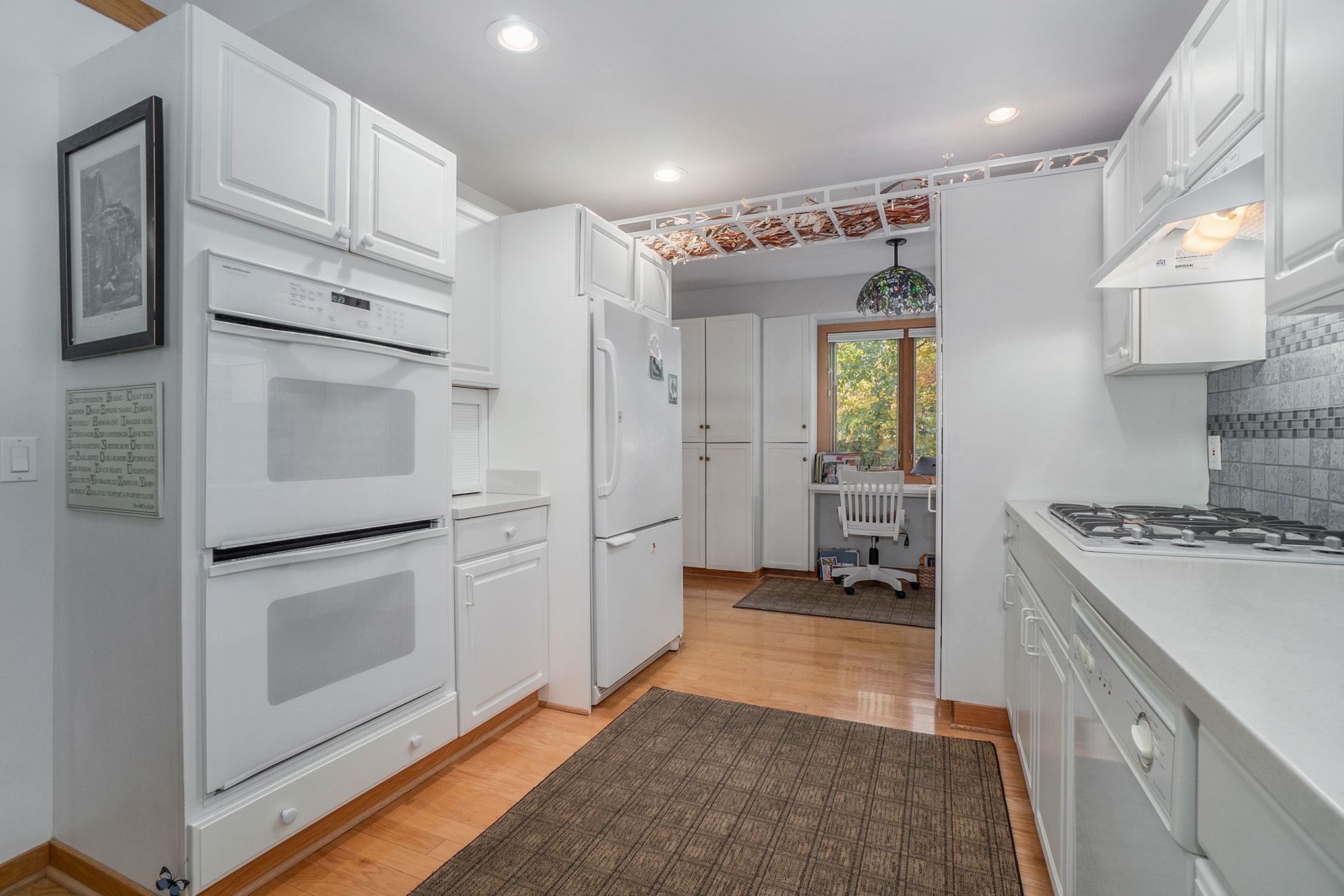 6718 Mission Ridge Traverse City, MI 49686 - Photo 7 of 41