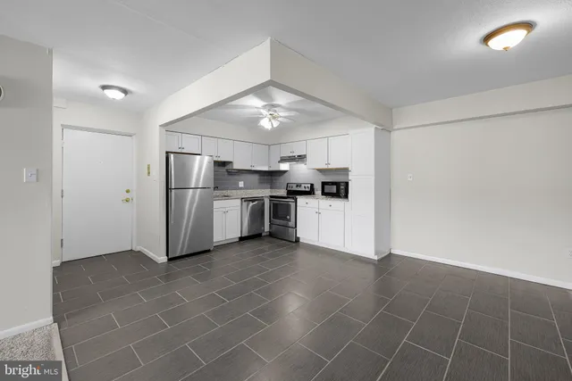 $1,800 | 64 Welsh Tract Road, Unit C311, Newark, DE 19713