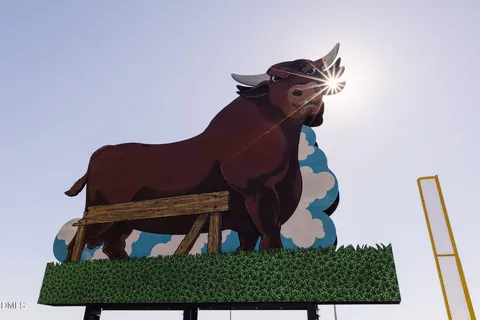 a view of a tall building