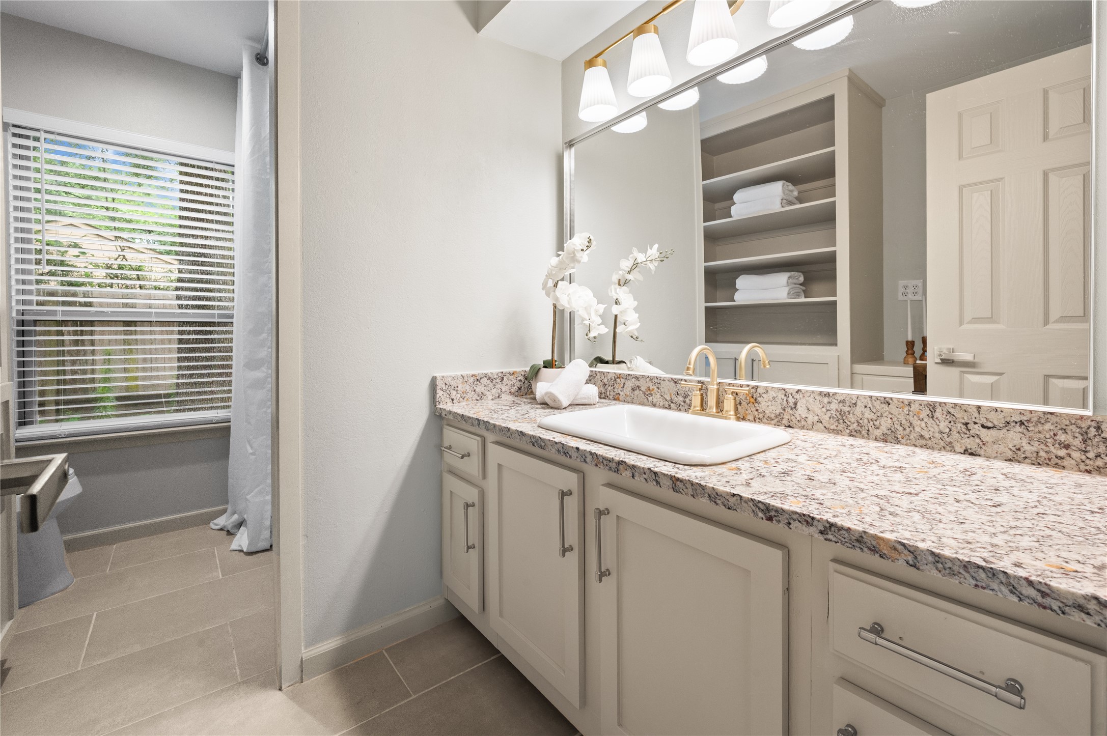 7 South Cypress Pine Drive The Woodlands, TX 77381 - Photo 12 of 19
