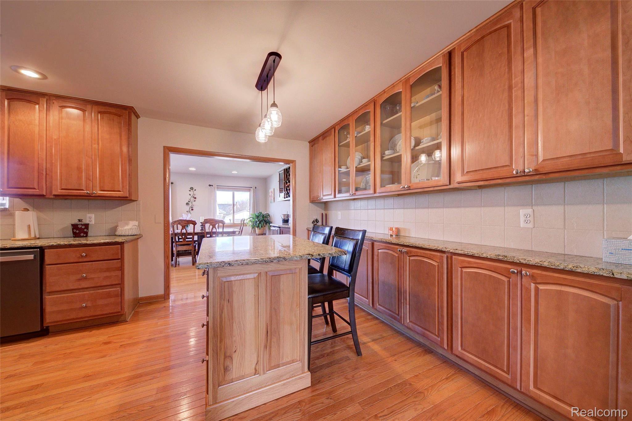 45264 Rector Drive Canton, MI 48188 - Photo 9 of 48 4H8A2050_1_2.jpg