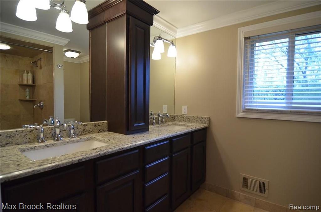 2183 Wayward Drive Rochester Hills, MI 48309 - Photo 28 of 44