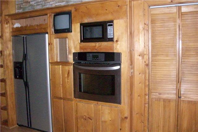 2786 Airport Road Centerville, TN 37137 - Photo 9 of 12 Kitchen Appliances Remain