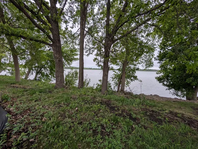 $347,999 | 2101 Country Club Drive Northeast, Willmar, MN 56201