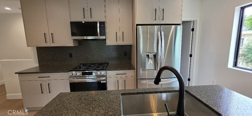 76 Seton Road, Unit 2 Irvine, CA 92612 - Photo 23 of 58