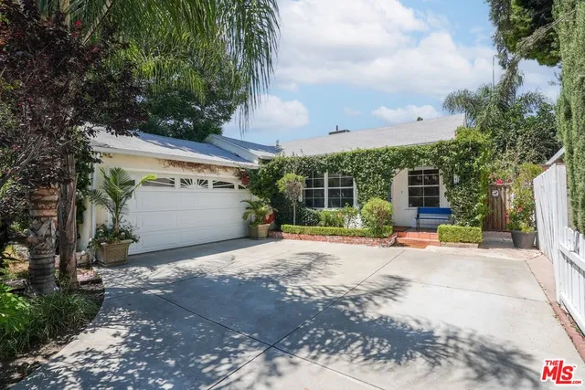 $899,000 | 17649 Lemay Street, Lake Balboa, CA 91406