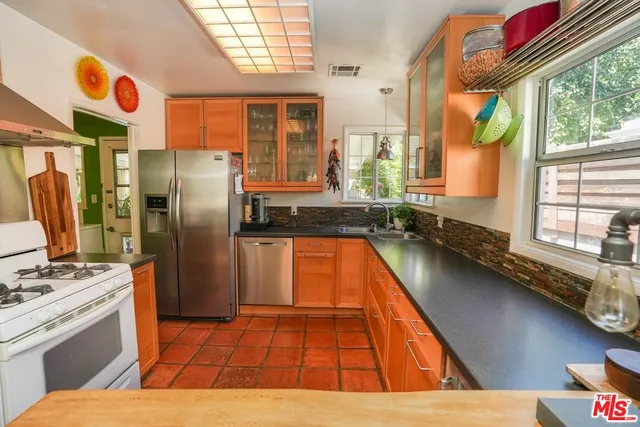 $899,000 | 17649 Lemay Street, Lake Balboa, CA 91406