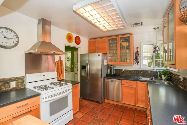 $899,000 | 17649 Lemay Street, Lake Balboa, CA 91406