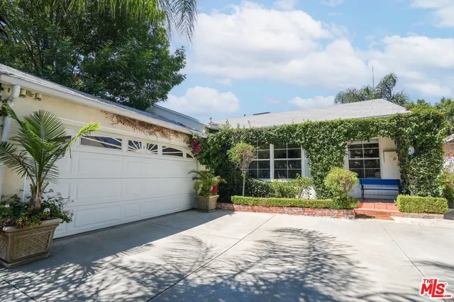 $899,000 | 17649 Lemay Street, Lake Balboa, CA 91406