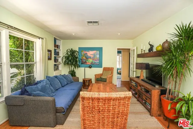 $899,000 | 17649 Lemay Street, Lake Balboa, CA 91406