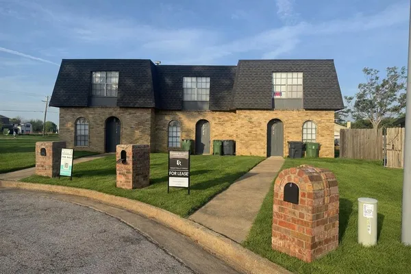 $1,950 | 2744 St George Place, Arlington, TX 76015