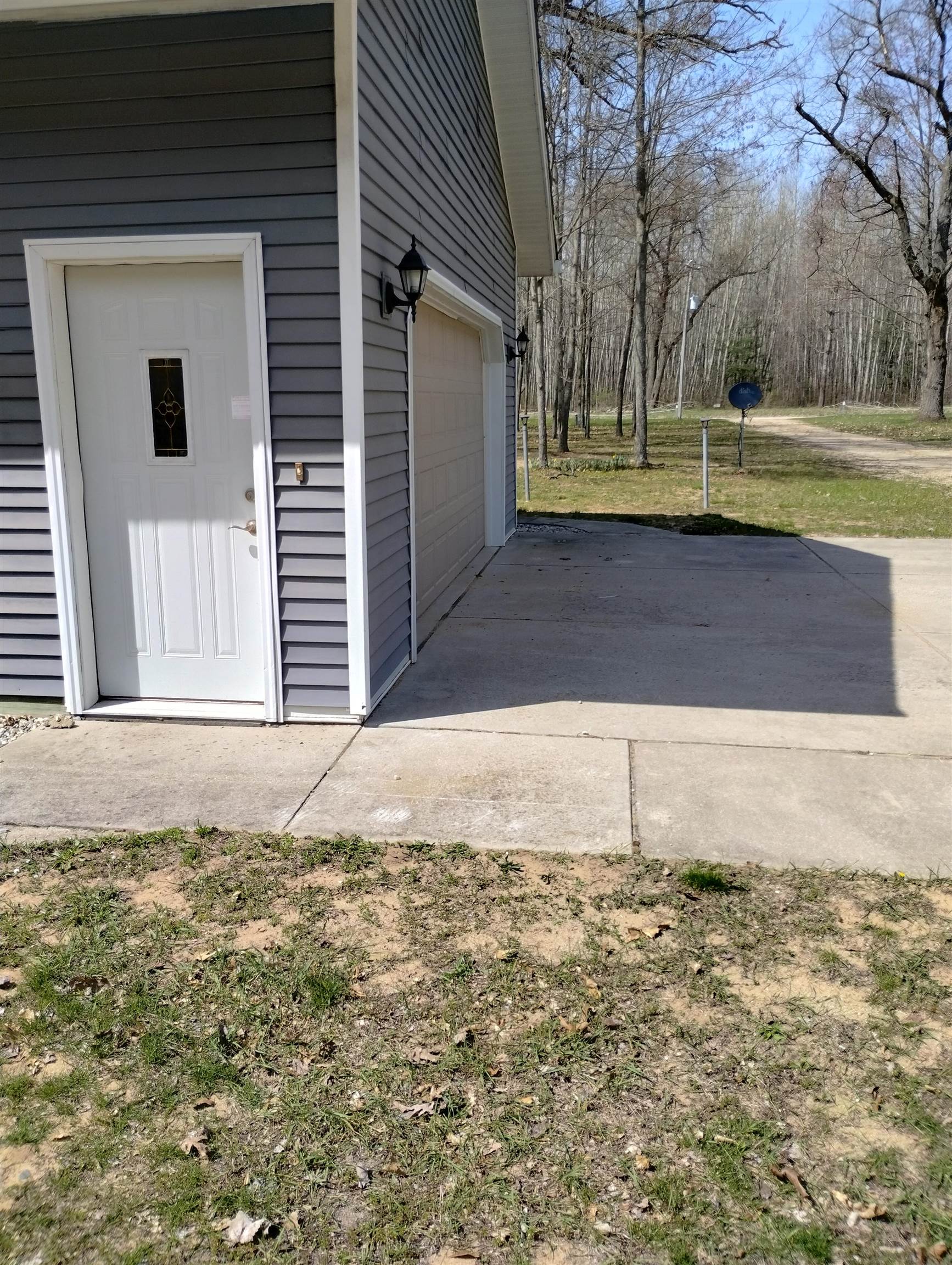 11091 West Eight Point Lake Road Lake, MI 48632 - Photo 7 of 20