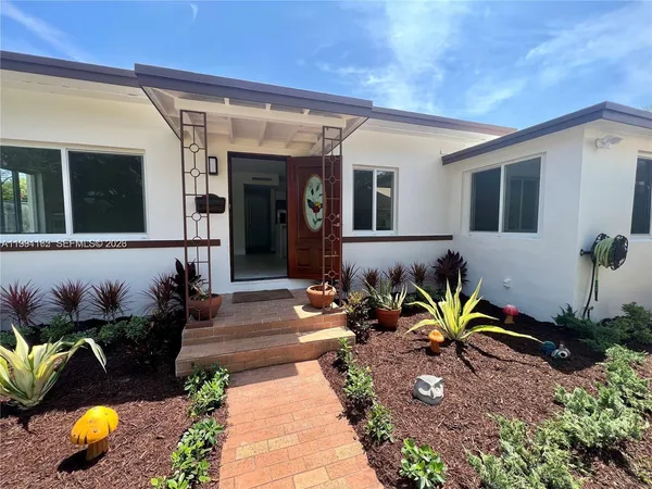 $7,500 | 5970 Southwest 46th Street, Unit 5970, Miami, FL 33155