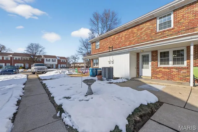 $159,900 | 2809 Mayer Drive, Unit 2809, St. Charles, MO 63301