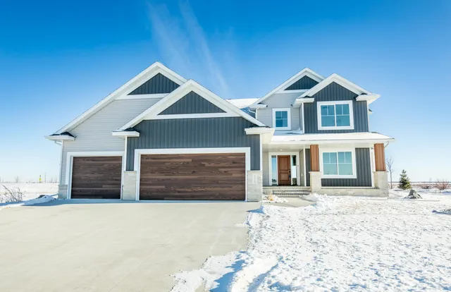 $914,900 | 8030 59th Street South, Horace, ND 58047