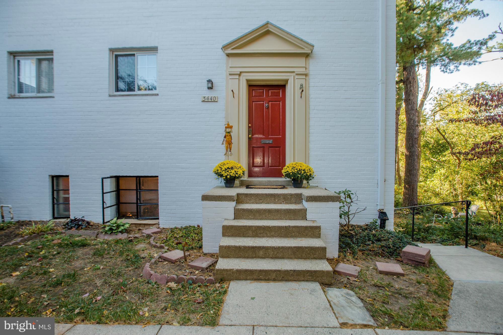 3440 Gunston Road Alexandria, VA 22302 - Photo 1 of 25 Exterior (Front)