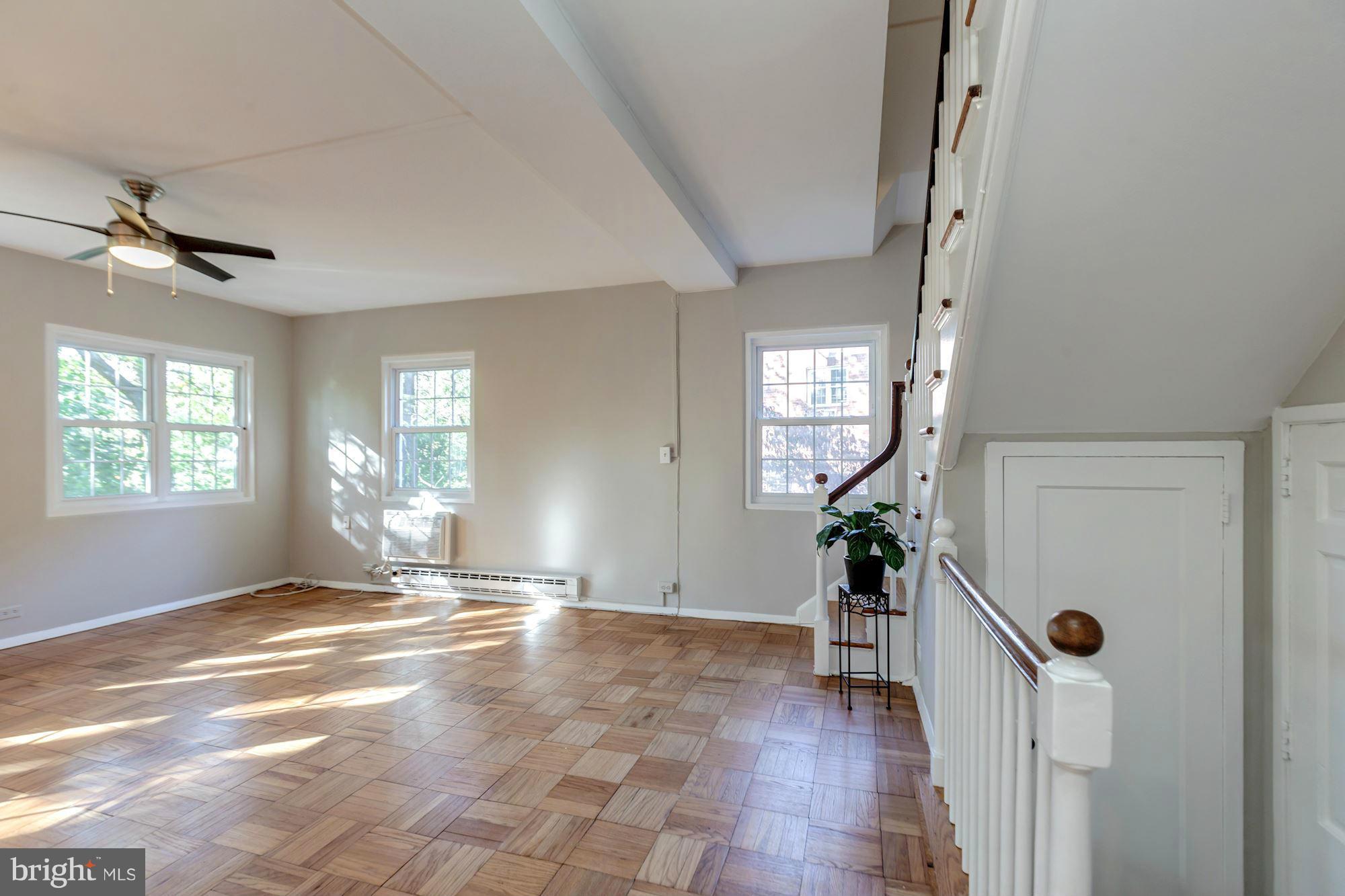 3440 Gunston Road Alexandria, VA 22302 - Photo 4 of 25 Interior (General)