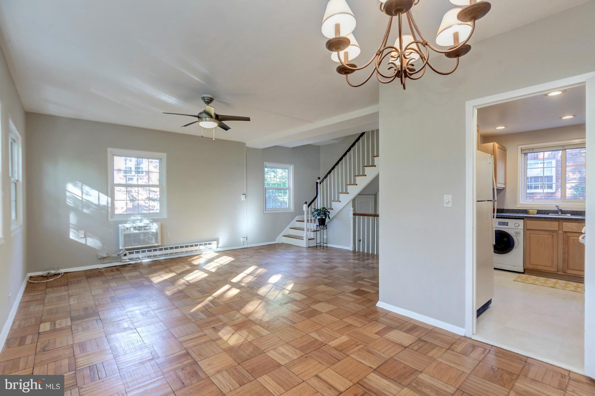 3440 Gunston Road Alexandria, VA 22302 - Photo 8 of 25 Dining Room