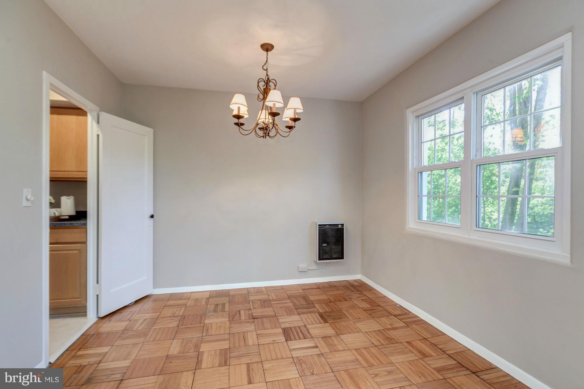 3440 Gunston Road Alexandria, VA 22302 - Photo 9 of 25 Dining Room