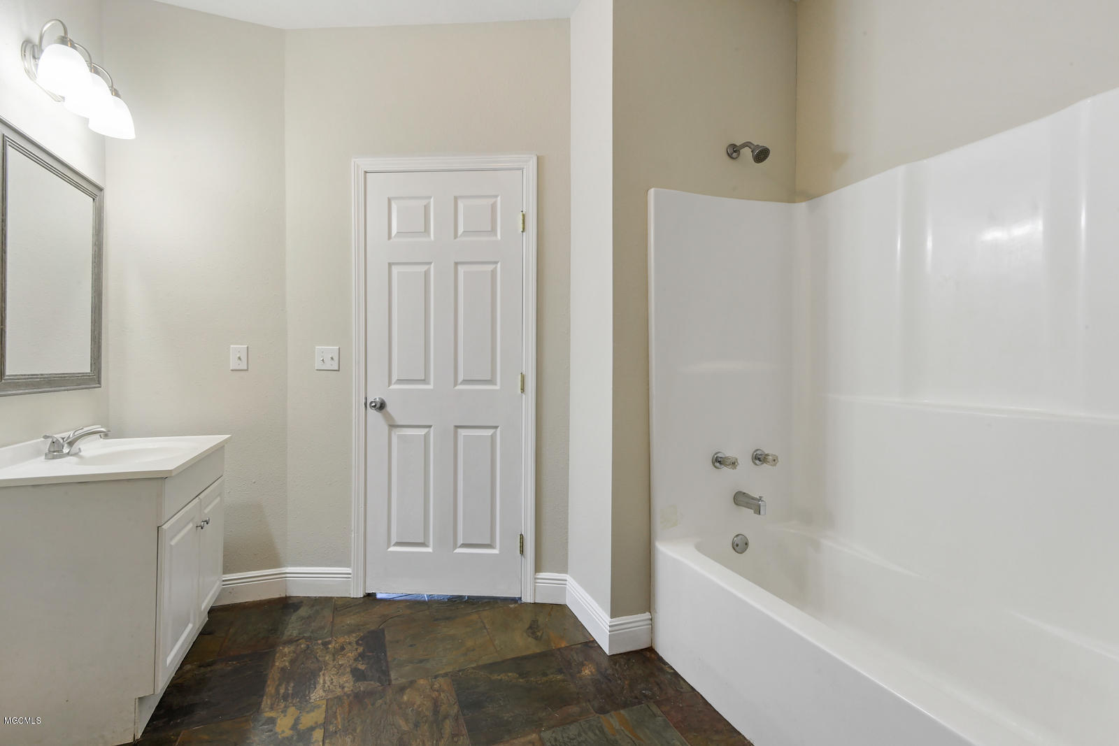 5 R Moran Road McHenry, MS 39561 - Photo 14 of 21 014_1600x1067_mls_1600x1067