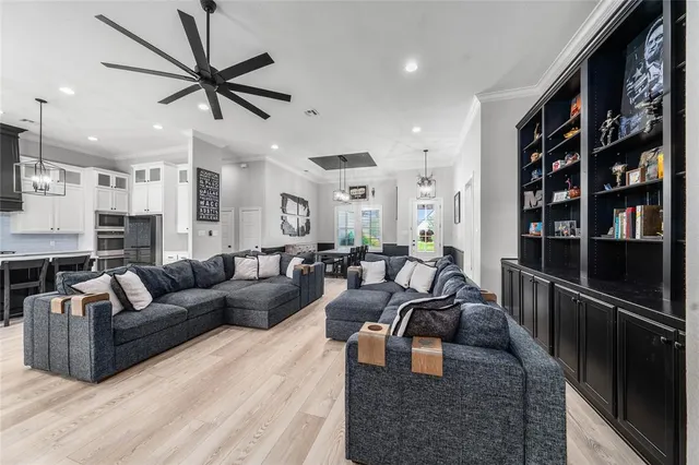 $1,000,000 | 404 Wycliff Drive, China Spring, TX 76633