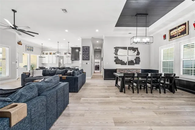 $1,000,000 | 404 Wycliff Drive, China Spring, TX 76633