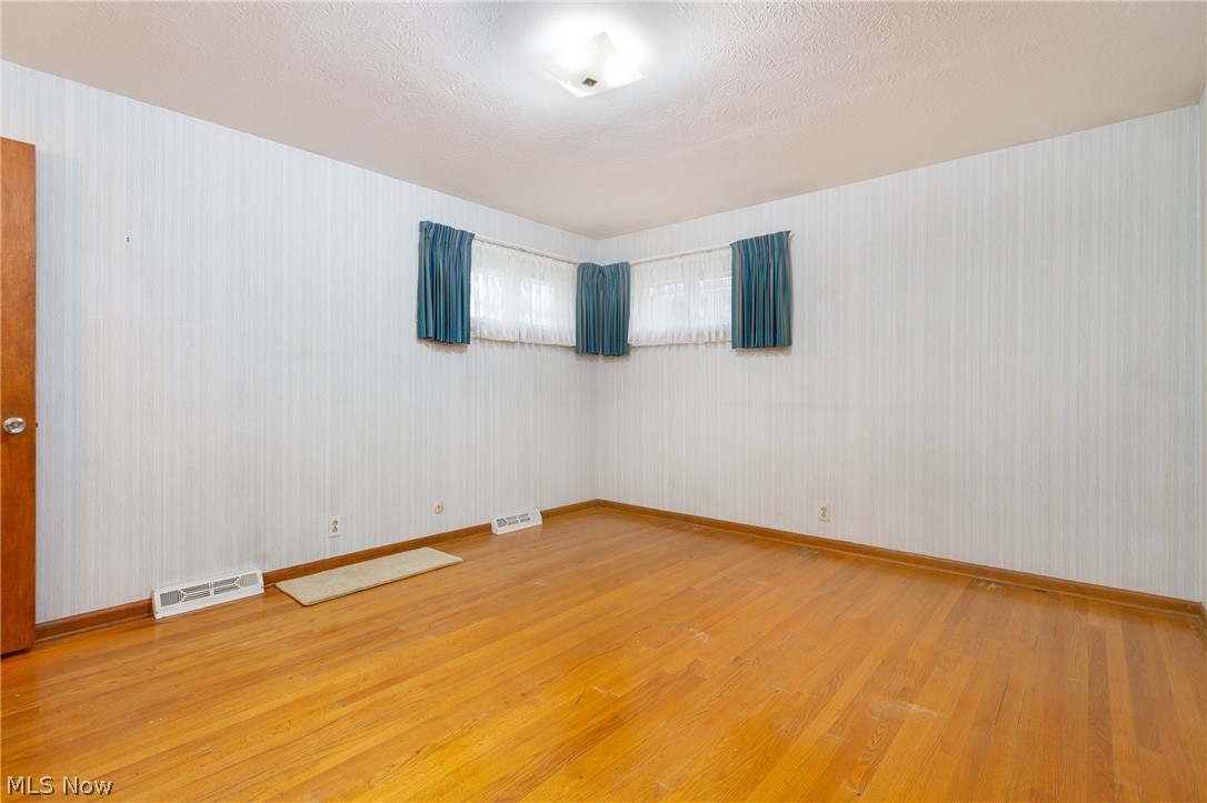 13912 Newton Road Cleveland, OH 44130 - Photo 22 of 35 Gallery Image 22