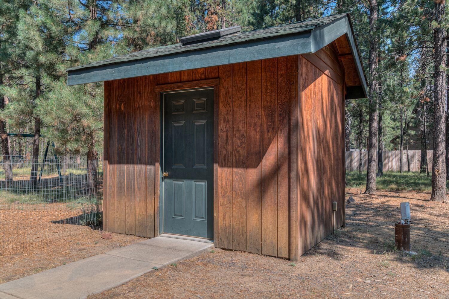 56043 Savage Road Bend, OR 97707 - Photo 34 of 50 1Qr8OeGS