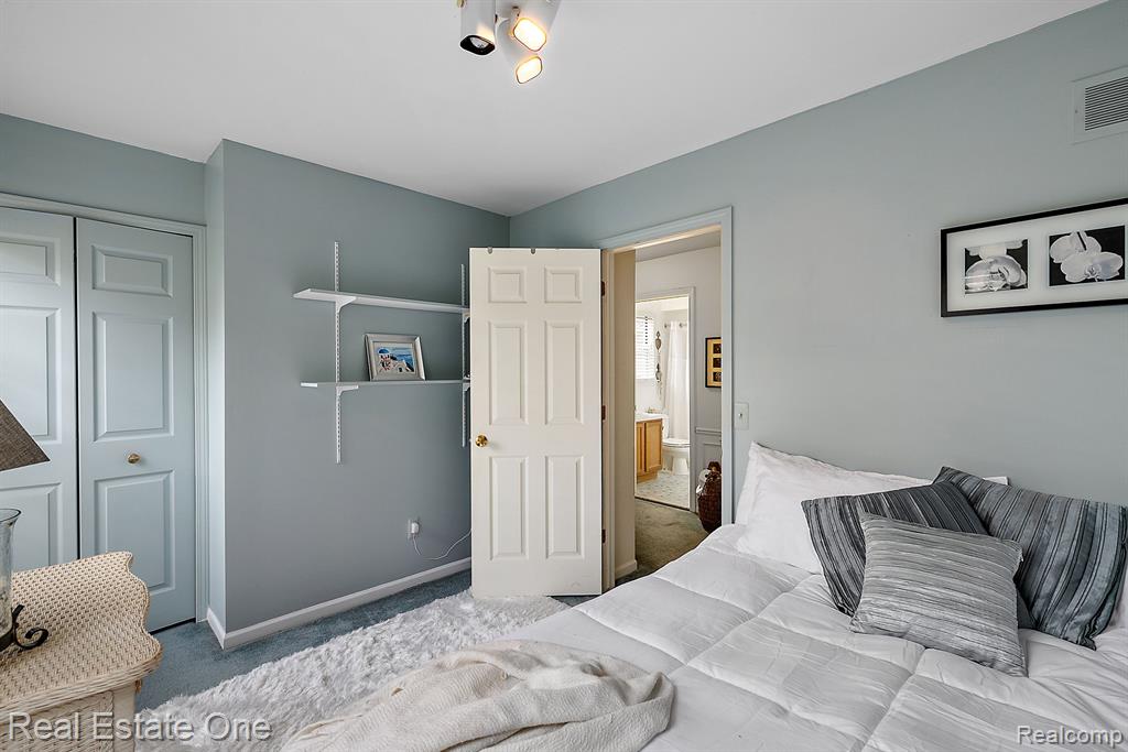 450 Whitney Drive Rochester Hills, MI 48307 - Photo 29 of 32