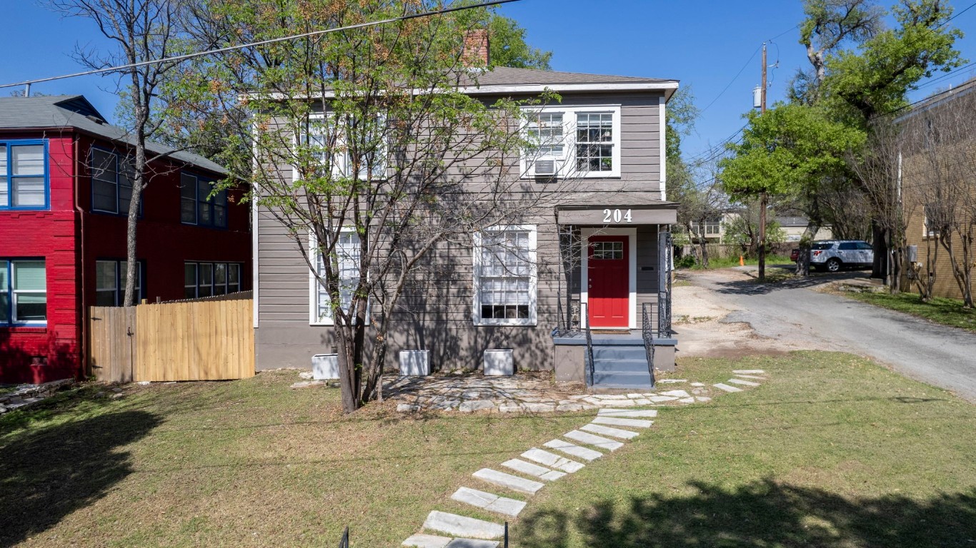 204 West 31st Street Austin, TX 78705 - Photo 1 of 1