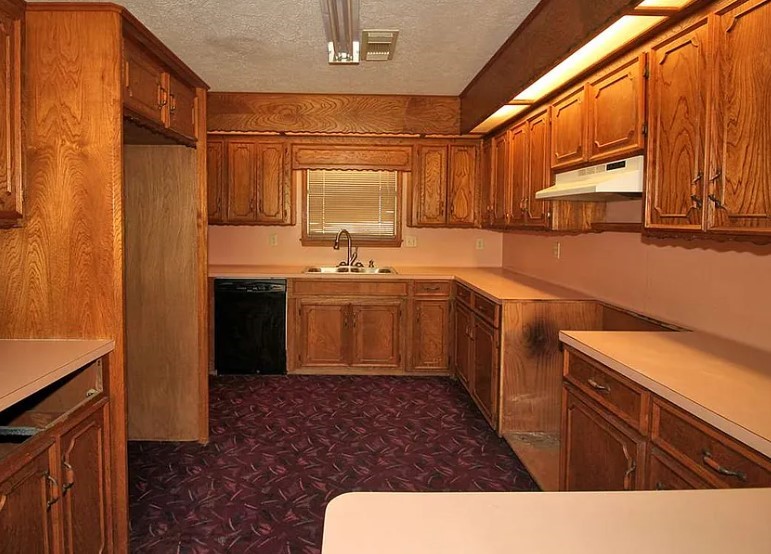 949 Dillon Drive Silsbee, TX 77656 - Photo 5 of 8