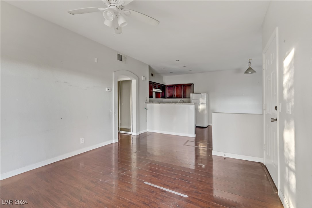 2201 Ramsgate Drive, Unit 827 Henderson, NV 89074 - Photo 4 of 17 Gallery Image 4