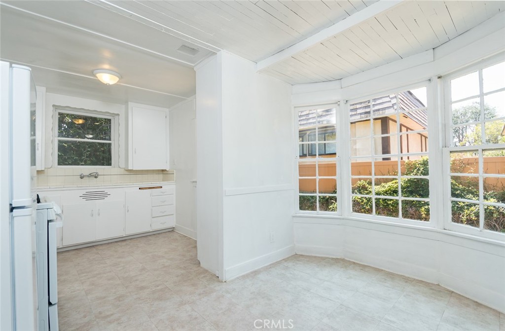 316 West Kenneth Road Glendale, CA 91202 - Photo 7 of 15 Kitchen