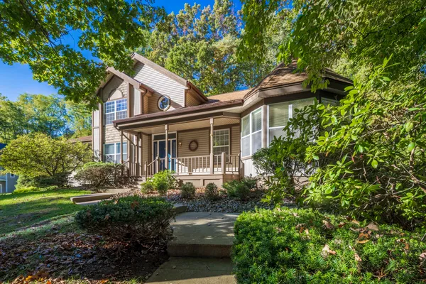 $375,000 | 3004 White Oaks Lane, Buchanan, MI 49107