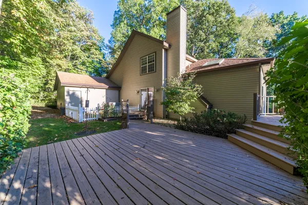 $375,000 | 3004 White Oaks Lane, Buchanan, MI 49107