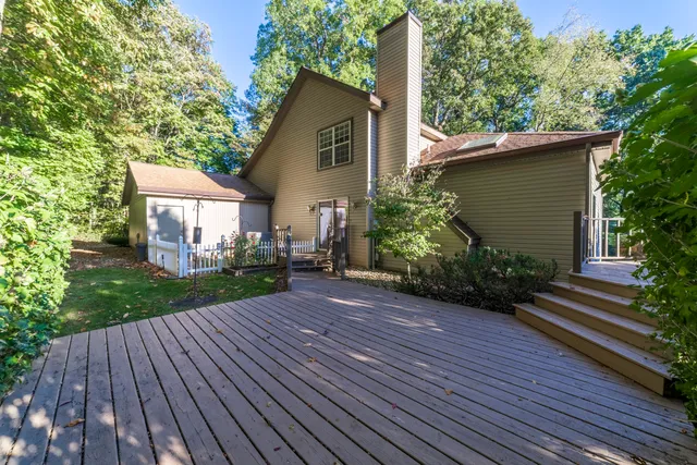 $399,000 | 3004 White Oaks Lane, Buchanan, MI 49107