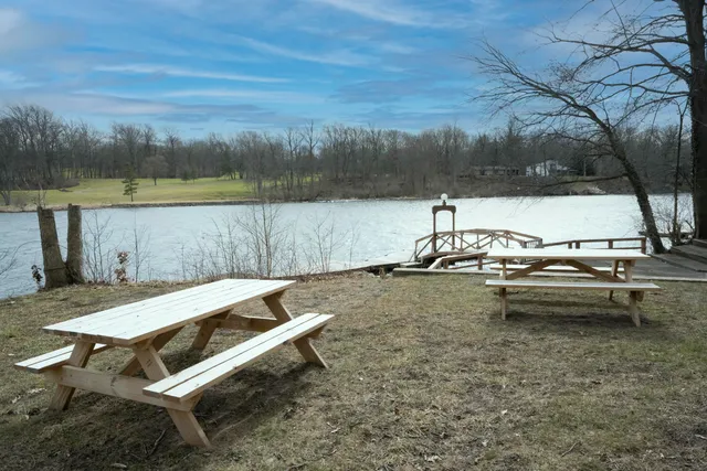 $399,000 | 3004 White Oaks Lane, Buchanan, MI 49107