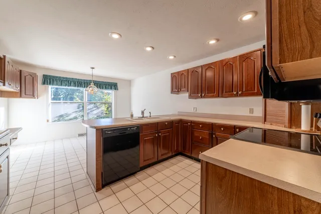 $399,000 | 3004 White Oaks Lane, Buchanan, MI 49107